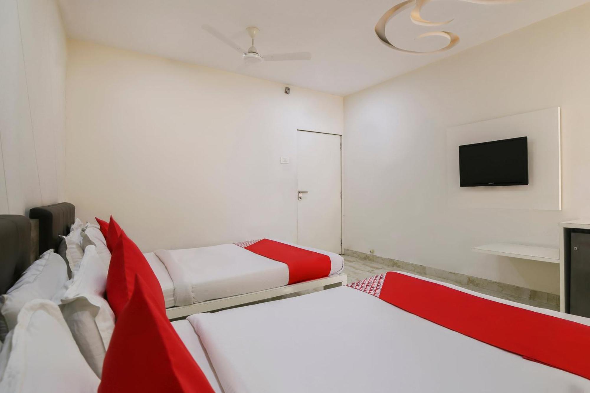 Hotel O Shiv Vatika Banquet & Rooms Bhatha Kültér fotó